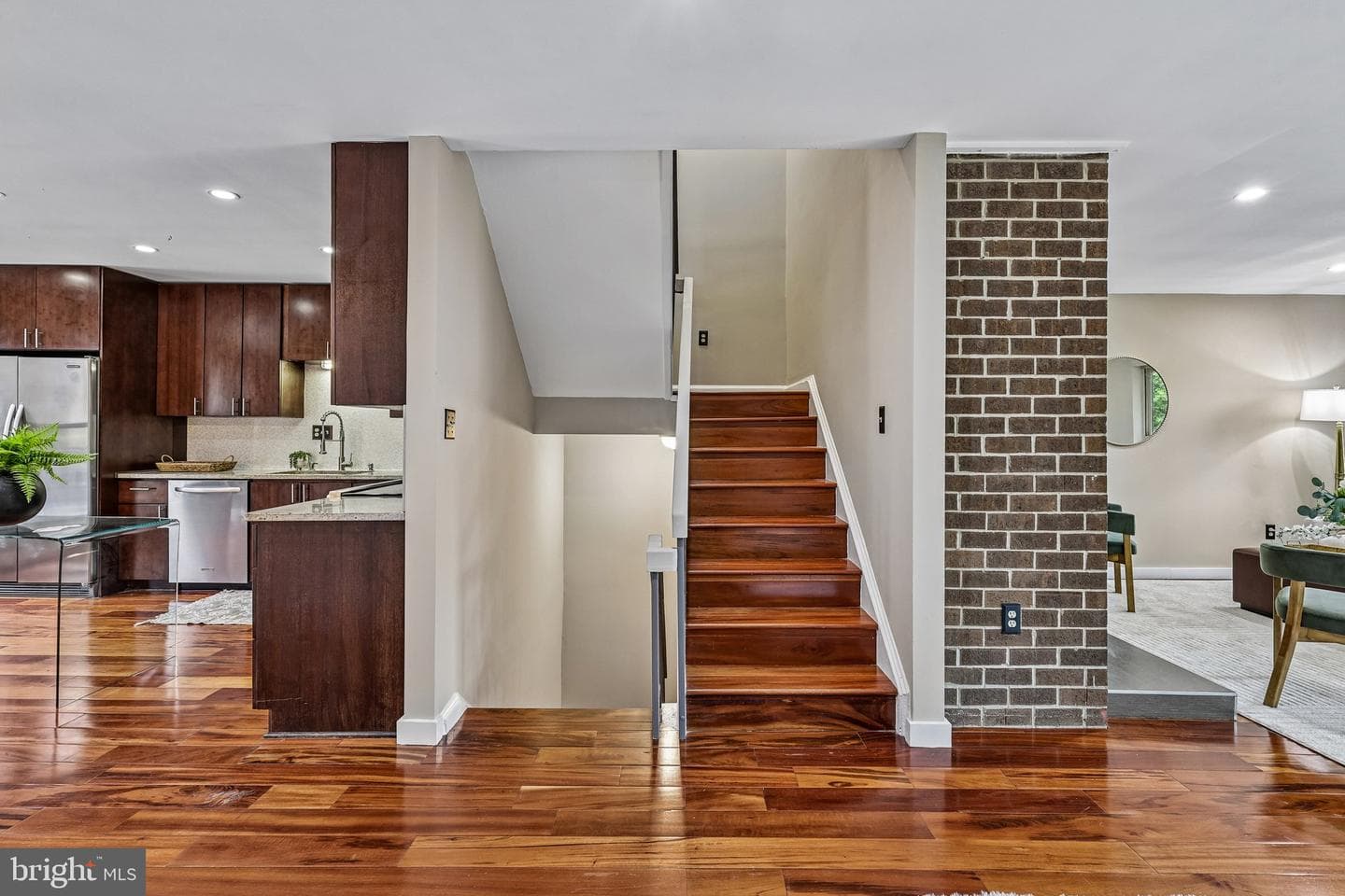 1733 Cy Court photo 13
