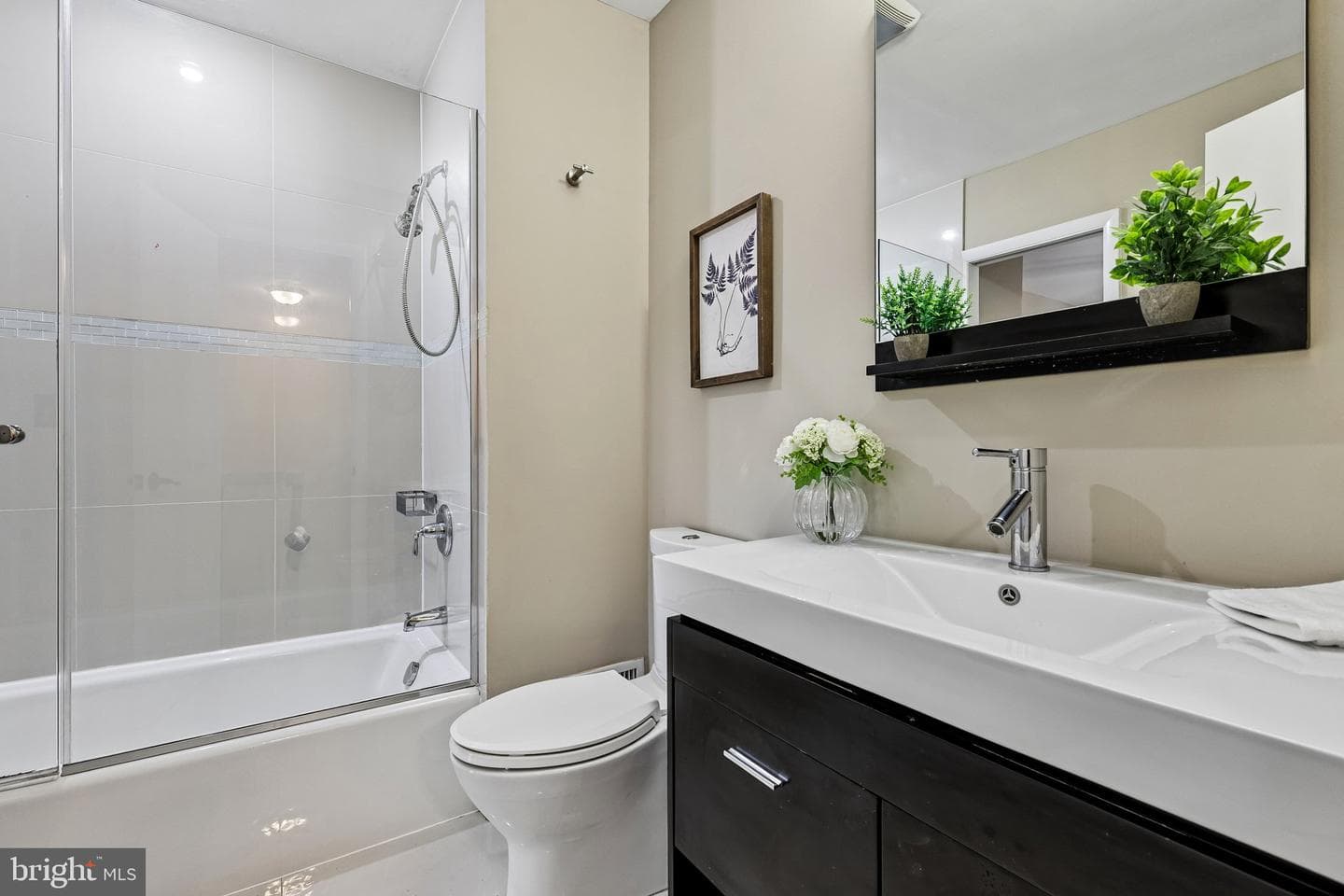 1733 Cy Court photo 21