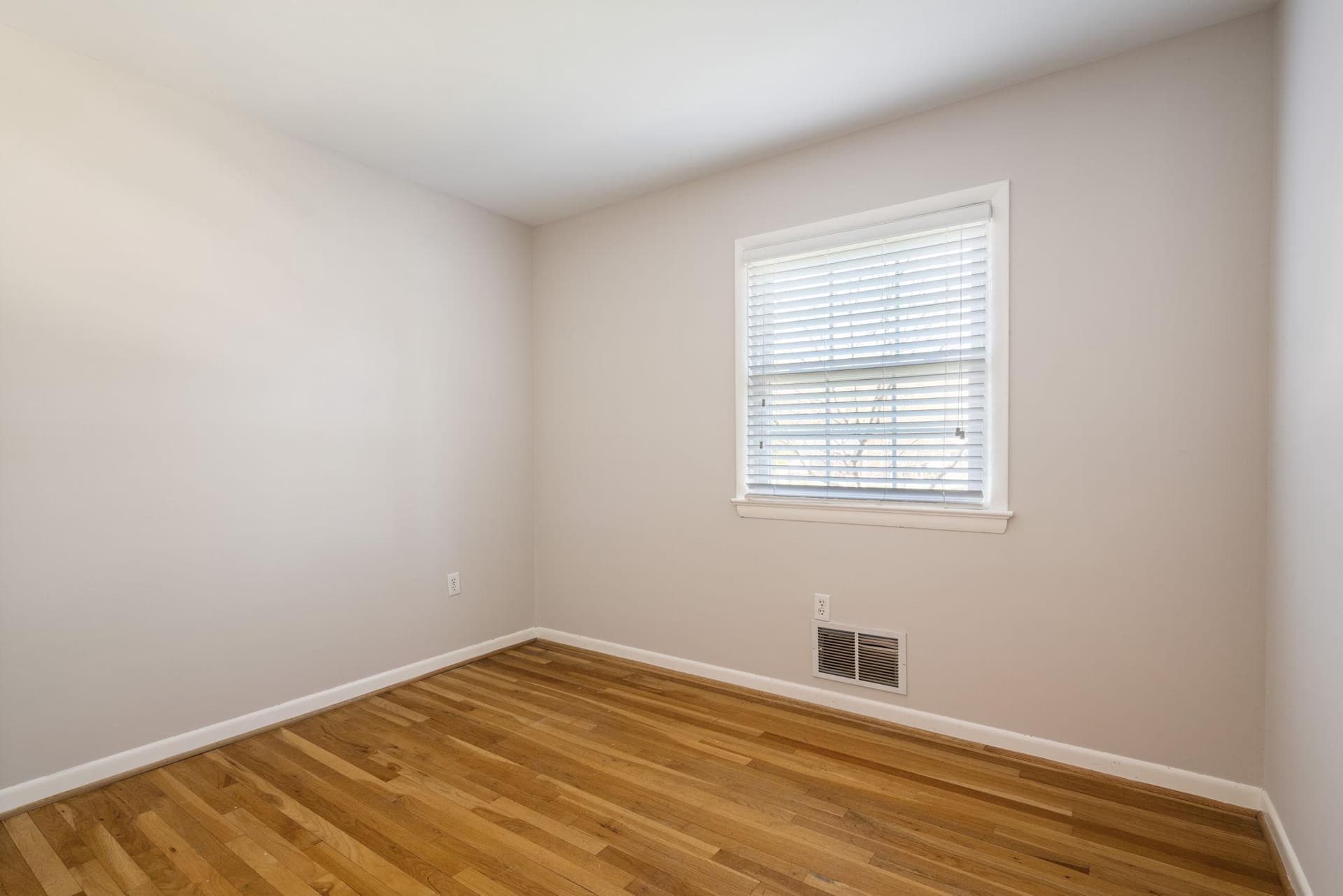 7600 Kingsbury Road photo 14