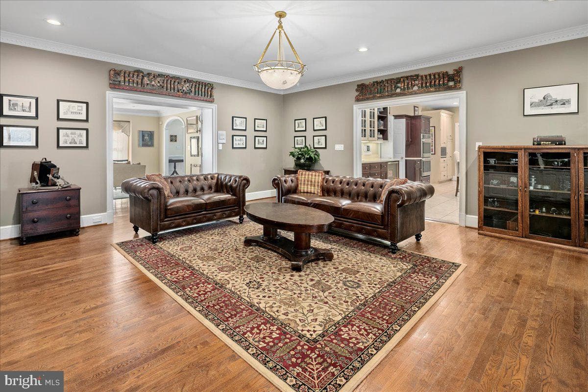 9498 Lynnhall Place photo 11