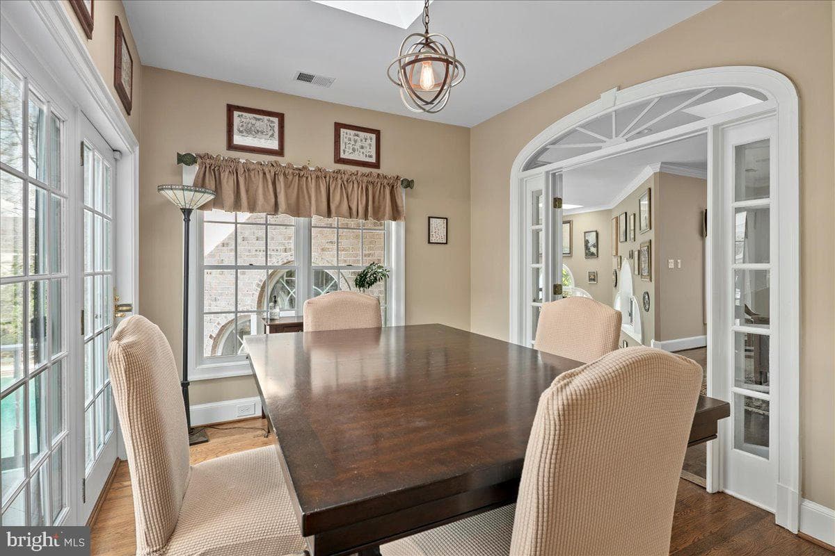 9498 Lynnhall Place photo 17