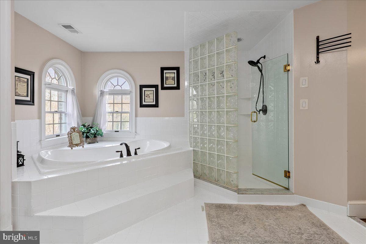 9498 Lynnhall Place photo 38