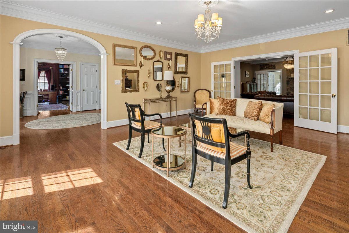 9498 Lynnhall Place photo 4
