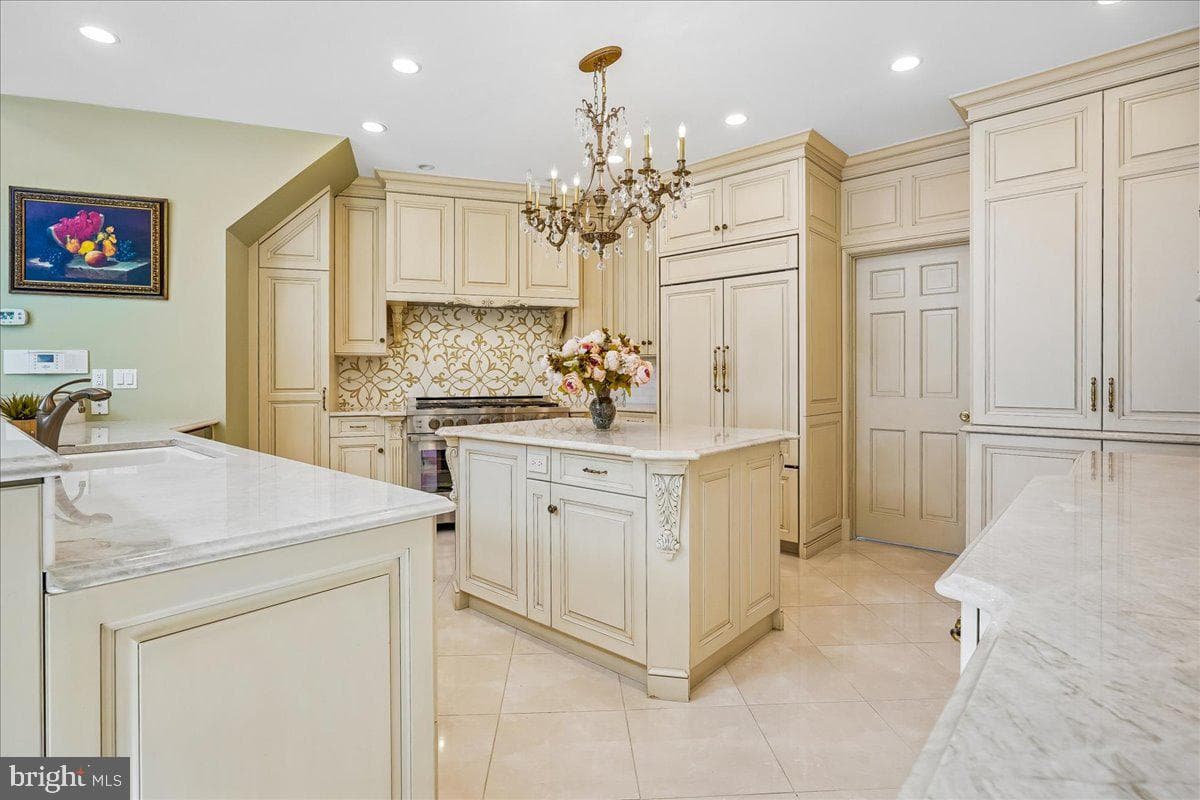 8013 Greenwich Woods Drive photo 46