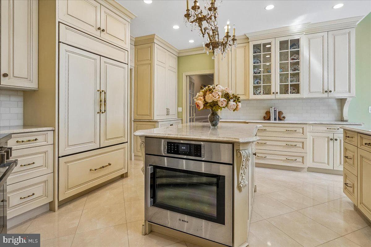 8013 Greenwich Woods Drive photo 47