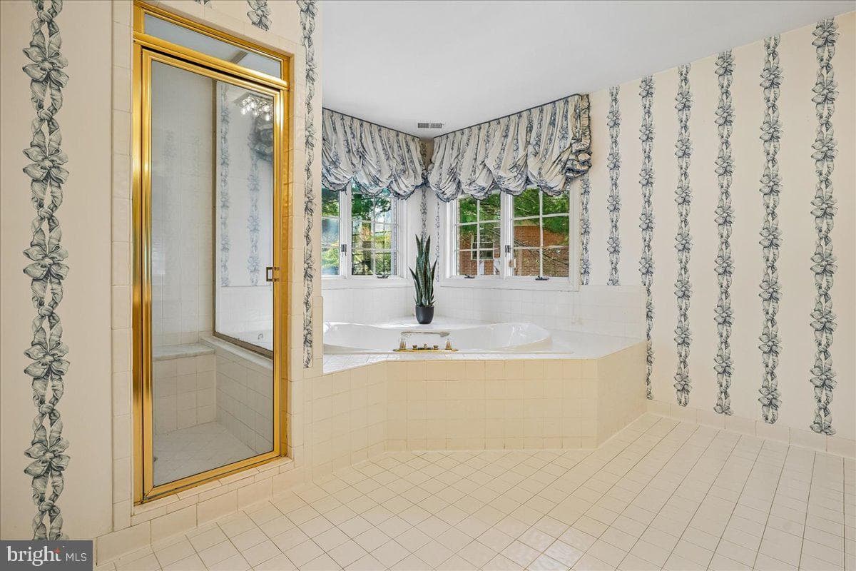 8013 Greenwich Woods Drive photo 67