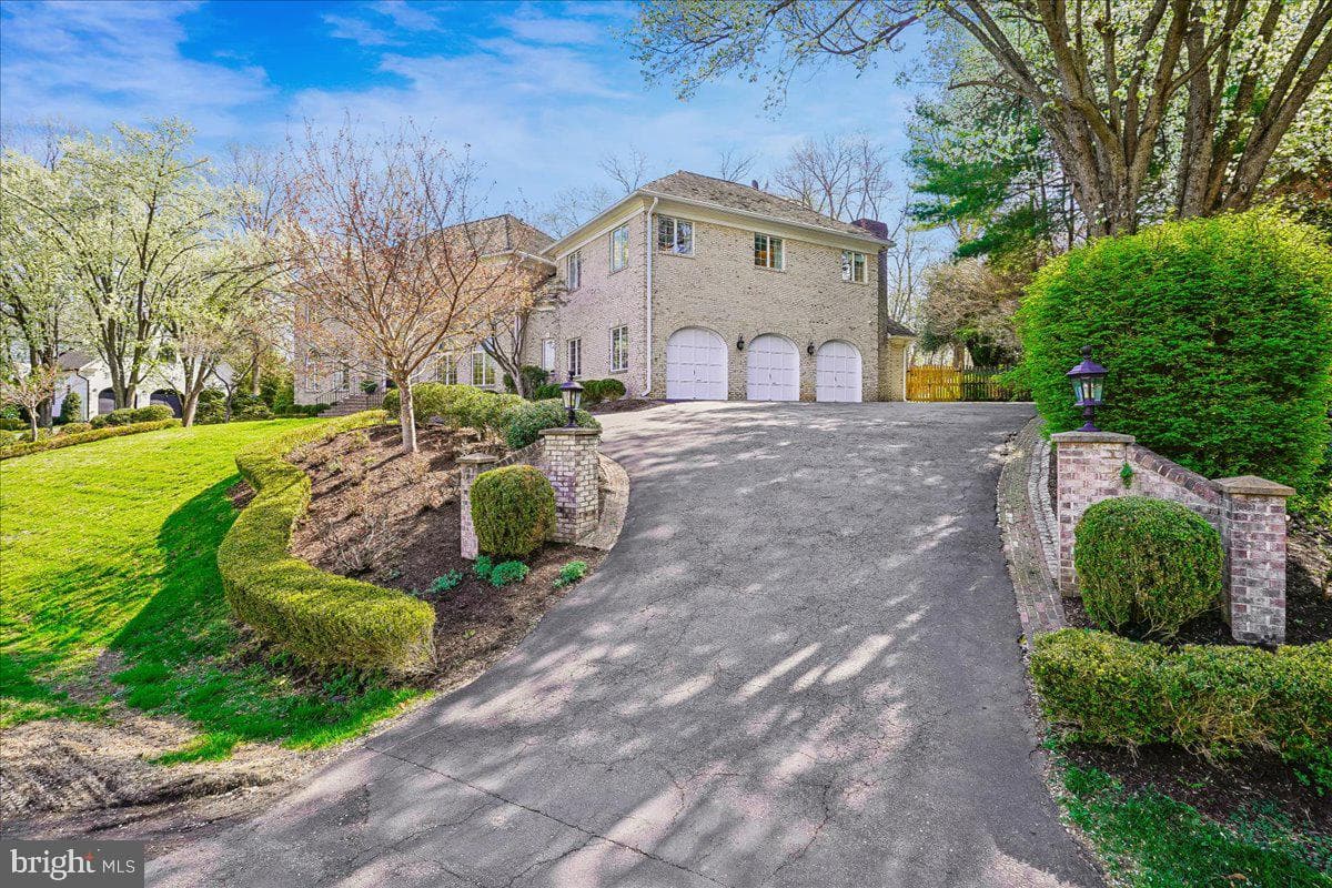 8013 Greenwich Woods Drive photo 8