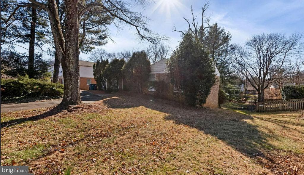 7923 Lewinsville photo 3