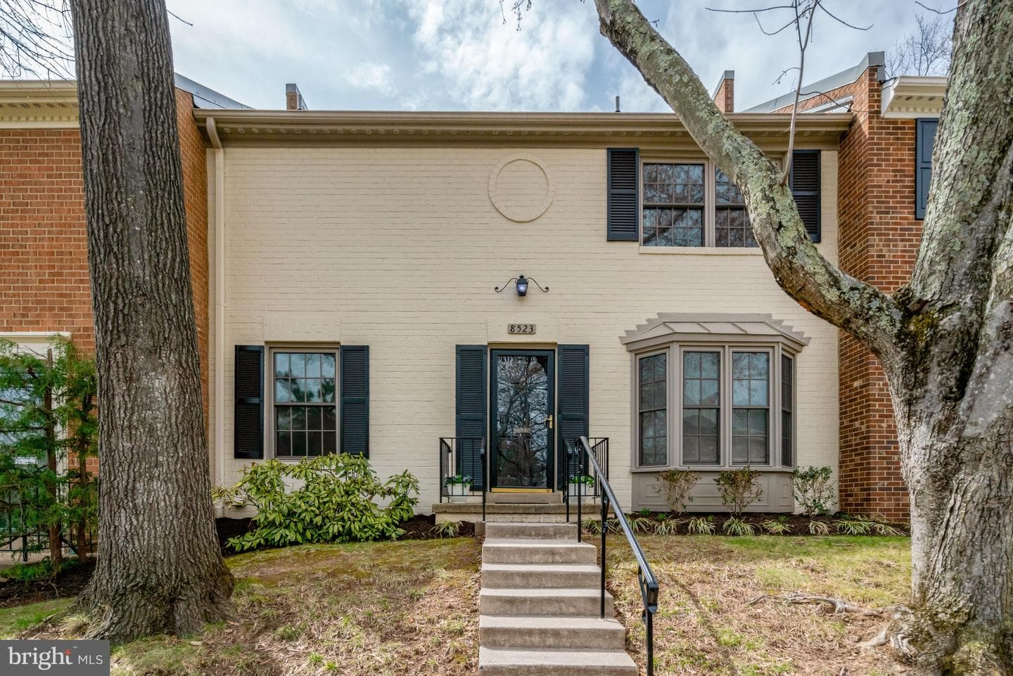 8523 Lakinhurst Lane