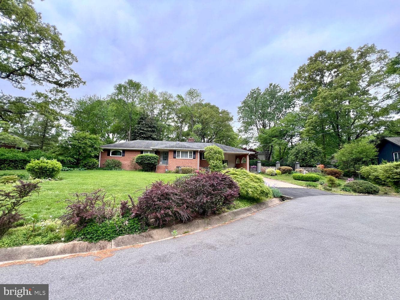 8904 Bridgehaven Court photo 2