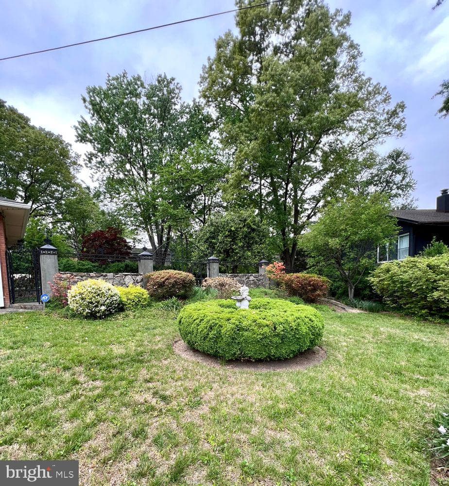 8904 Bridgehaven Court photo 5