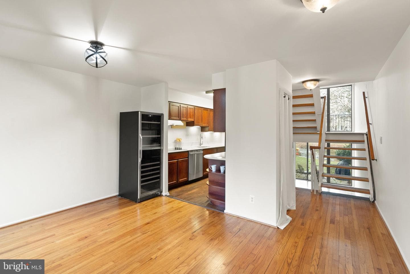 11465 Washington Plaza W photo 5