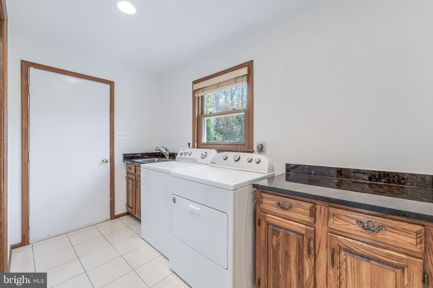 1807 Abbey Glen photo 72