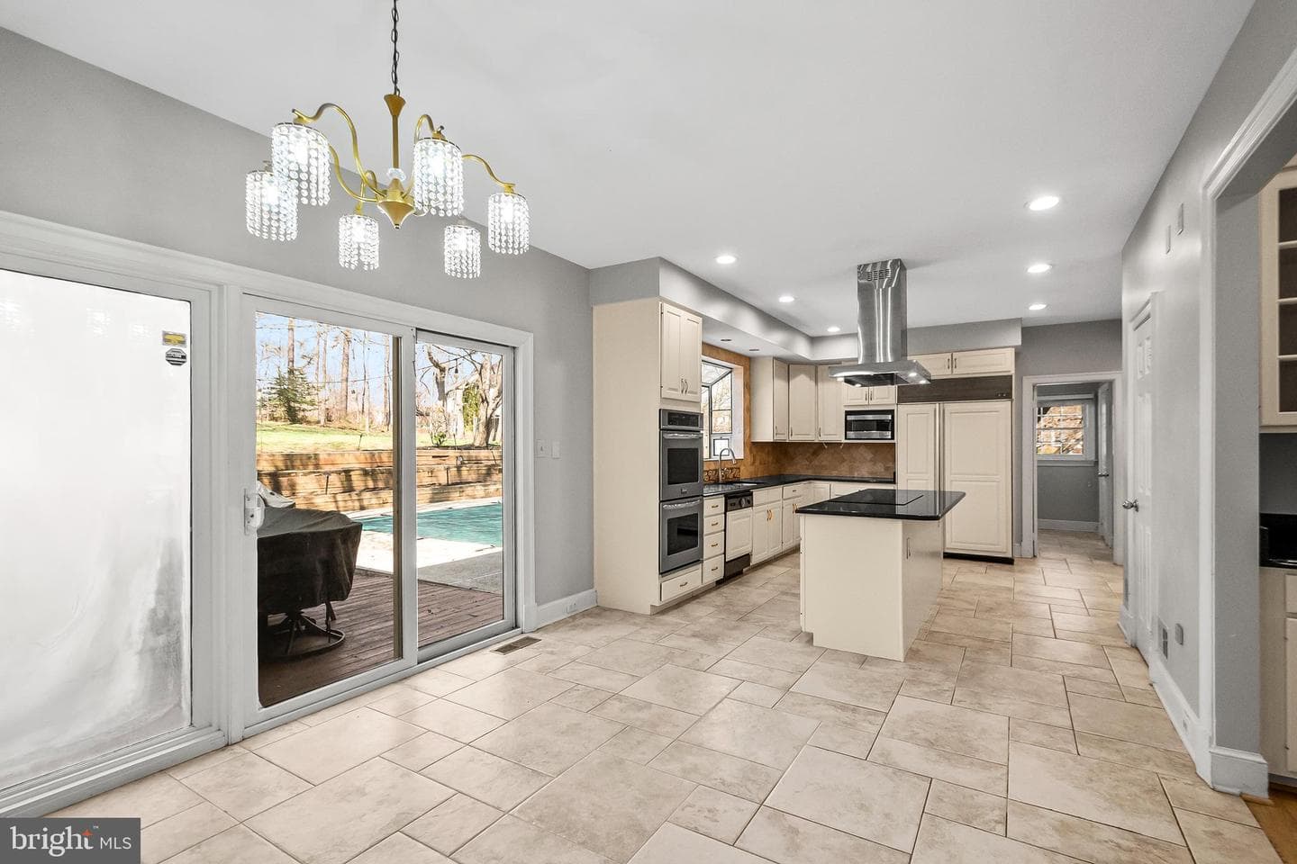 12187 Brecknock Street photo 16