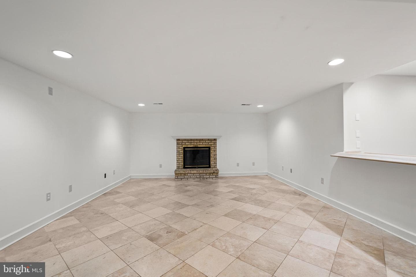 12187 Brecknock Street photo 39