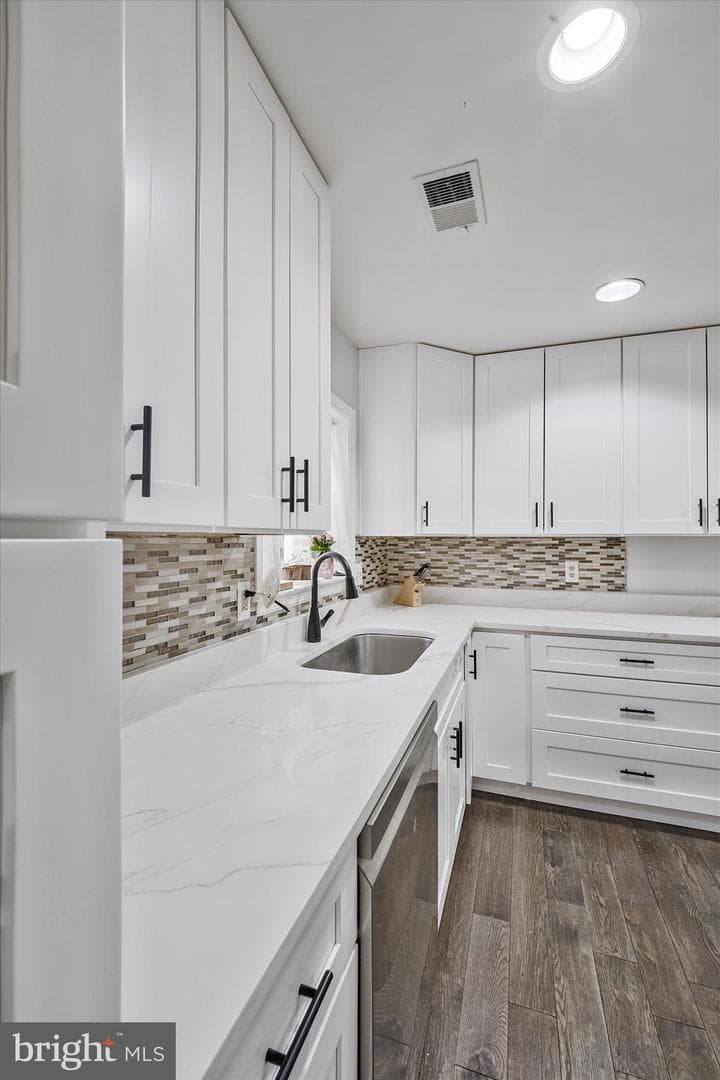3913 Green Look Court photo 11