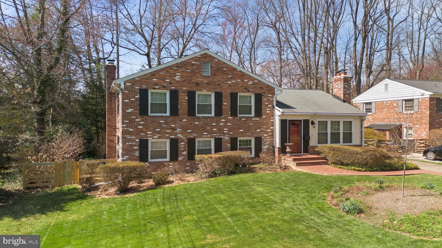 2418 Lancaster Court photo 4