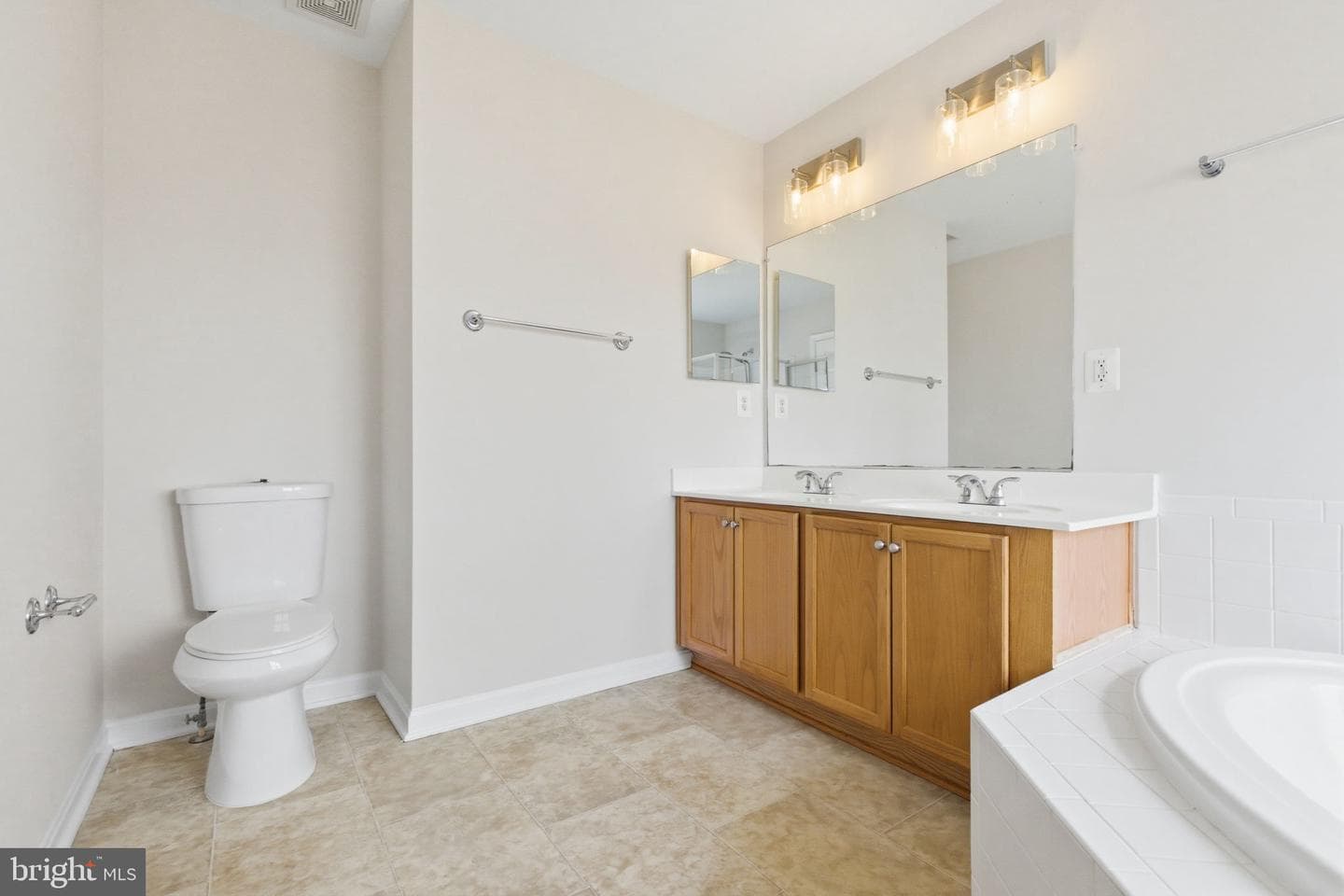 8553 Wyngate Manor Court photo 39