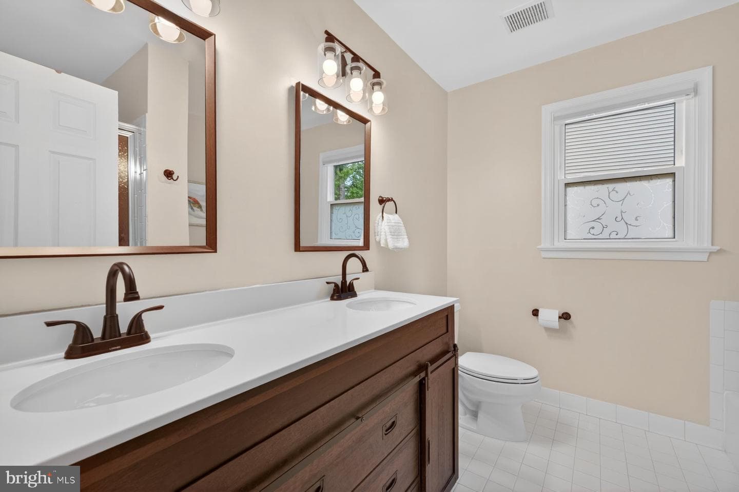 8704 Margaret Lane photo 37