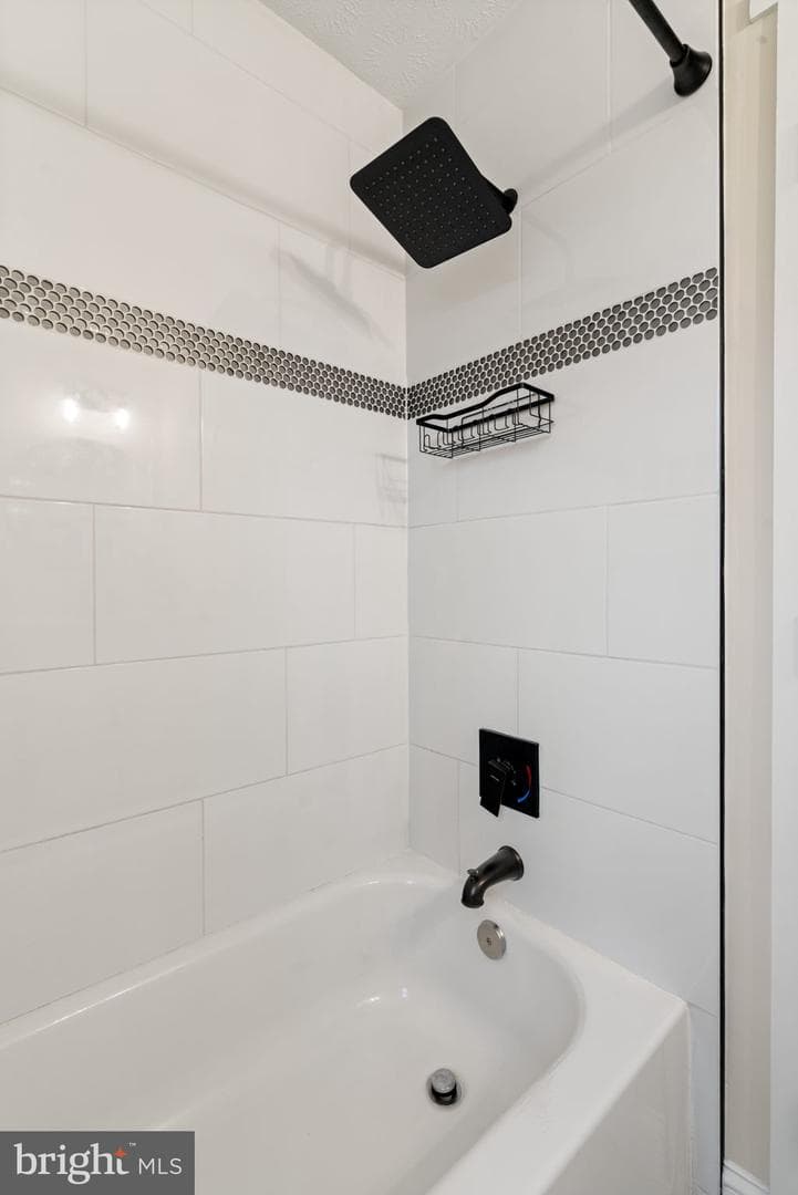 6106 N Kings Highway photo 20