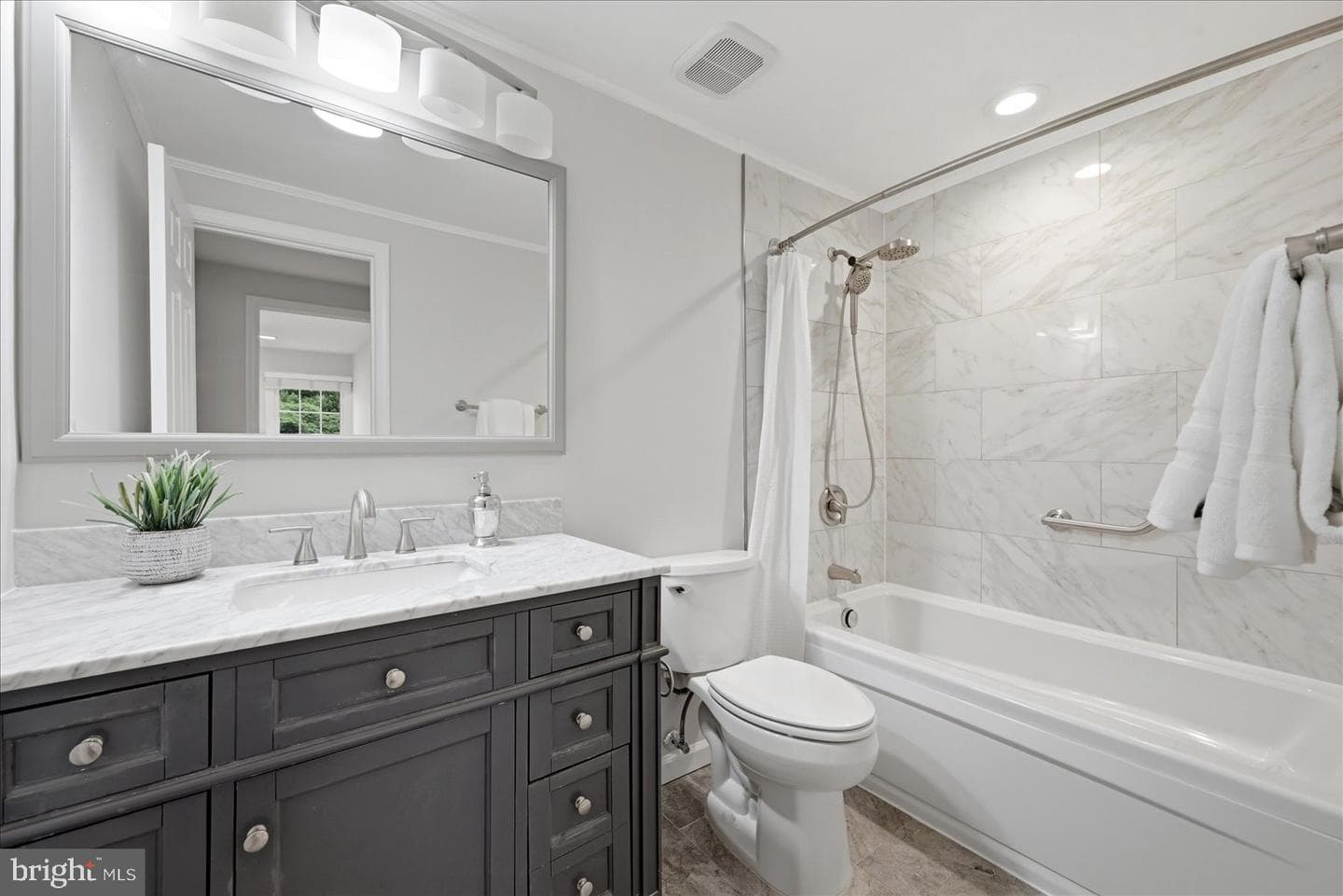 3244 Duck Pond Court photo 23