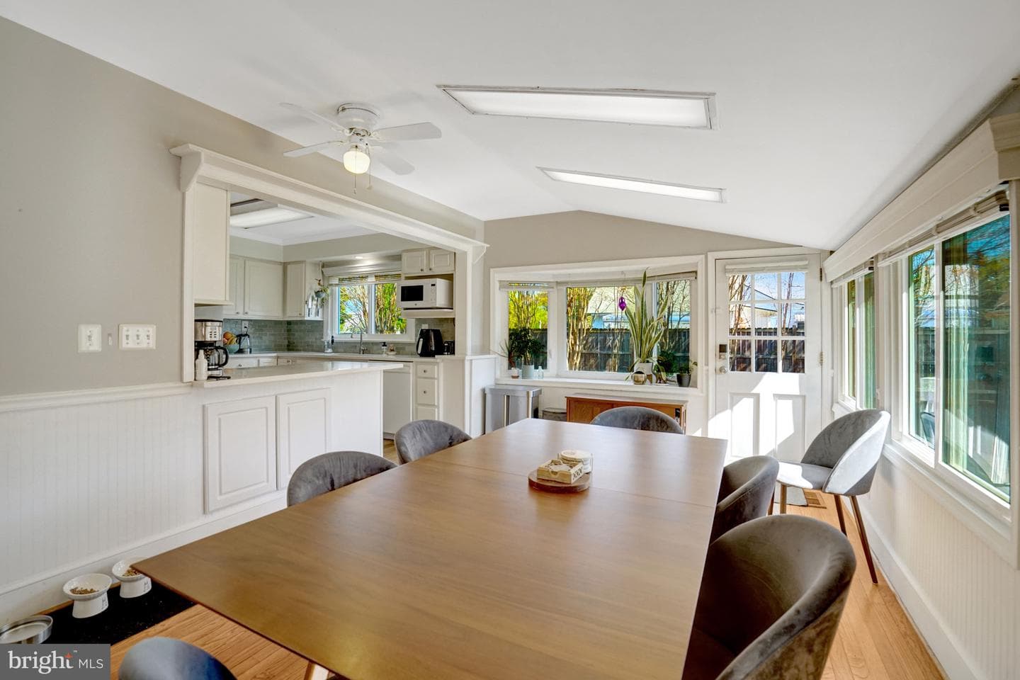 4913 Grafton Street photo 6