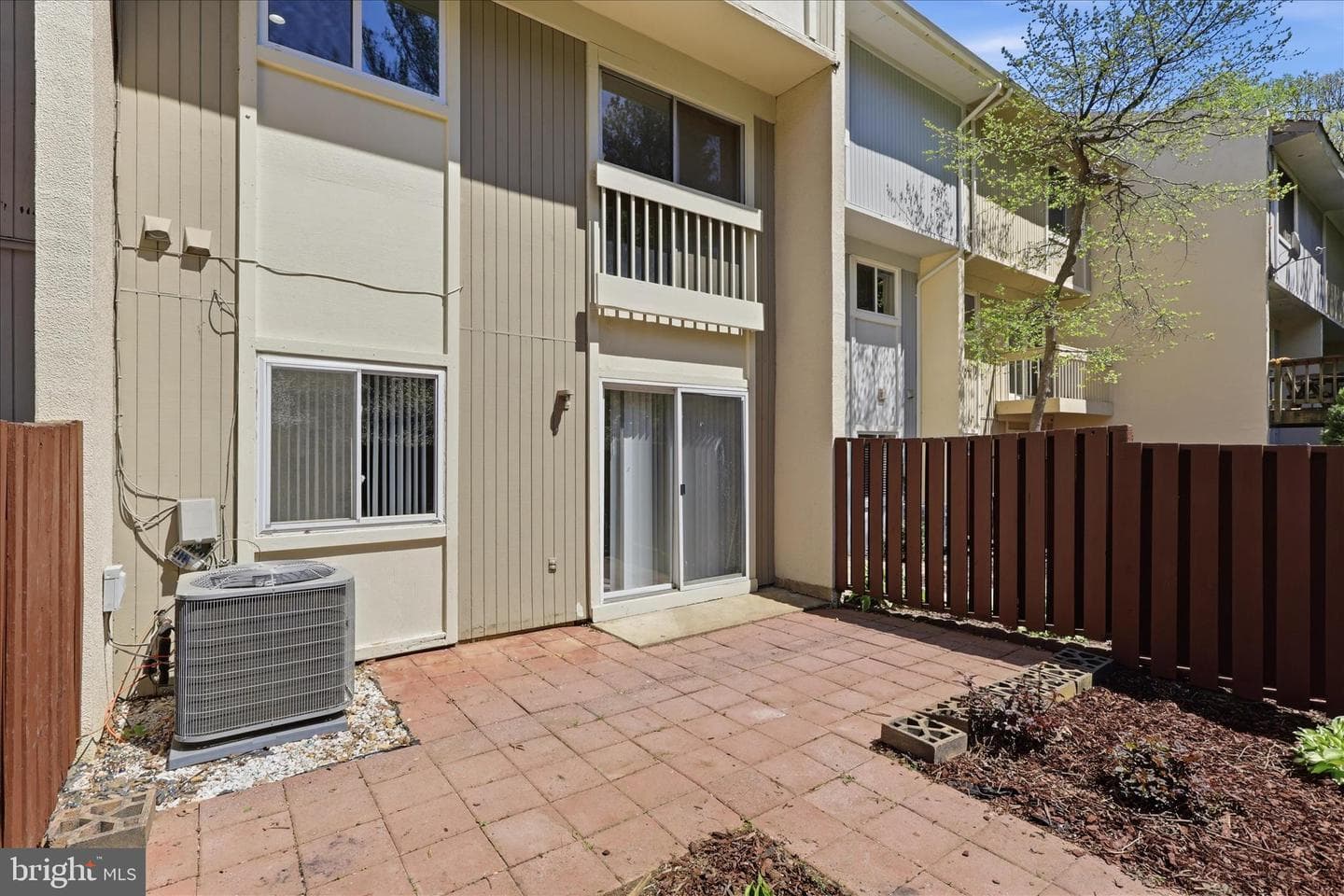 2438 Southgate Square photo 26