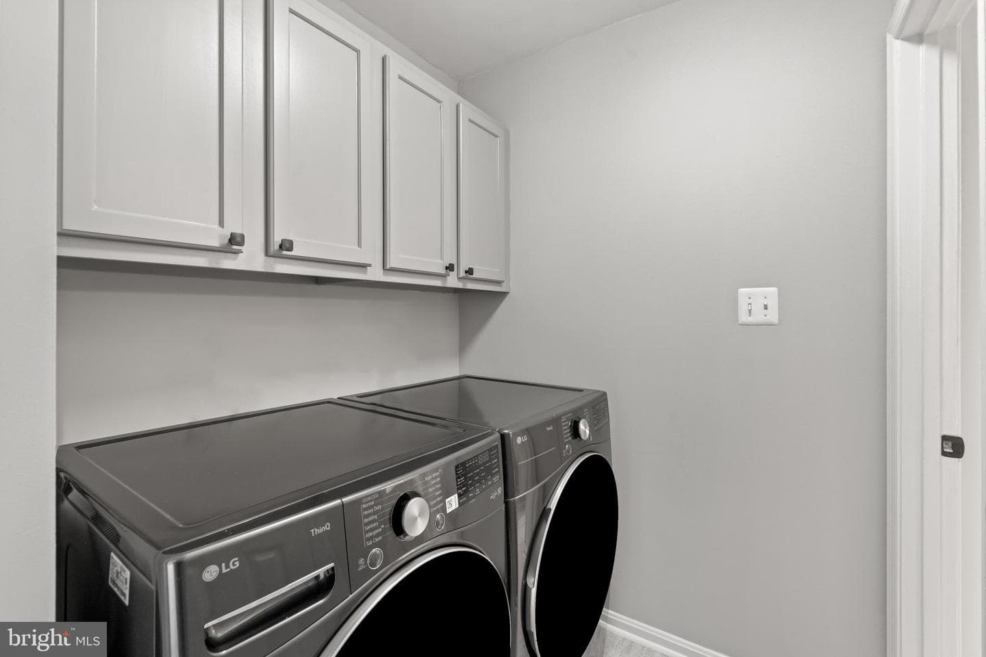 8405 Hollis Lane photo 12