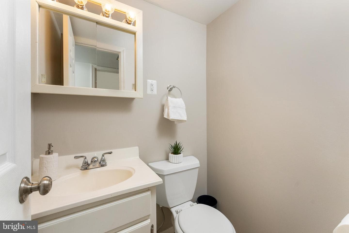 7013 Galgate Drive photo 22