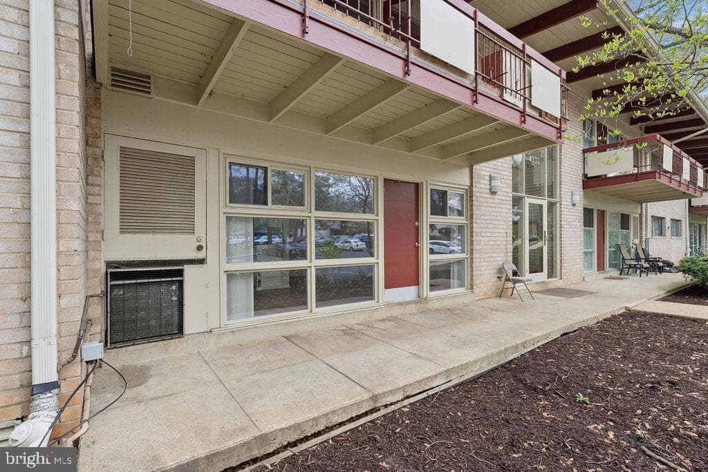 4333 Americana Drive photo 24