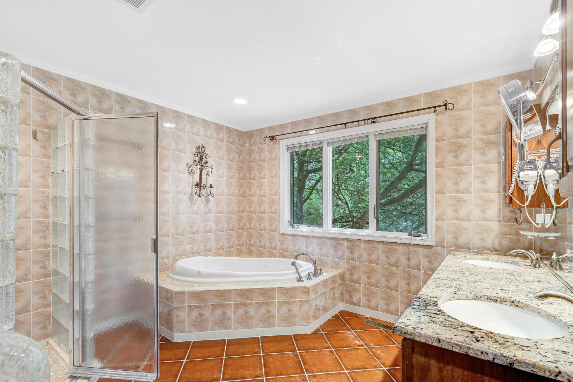 10910 Miller Road photo 30
