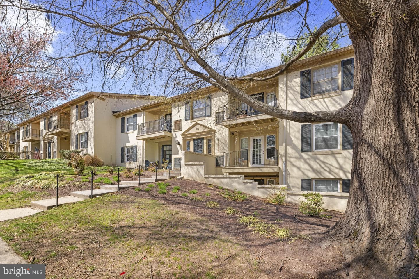 5898 Surrey Hill Place #684 photo 22