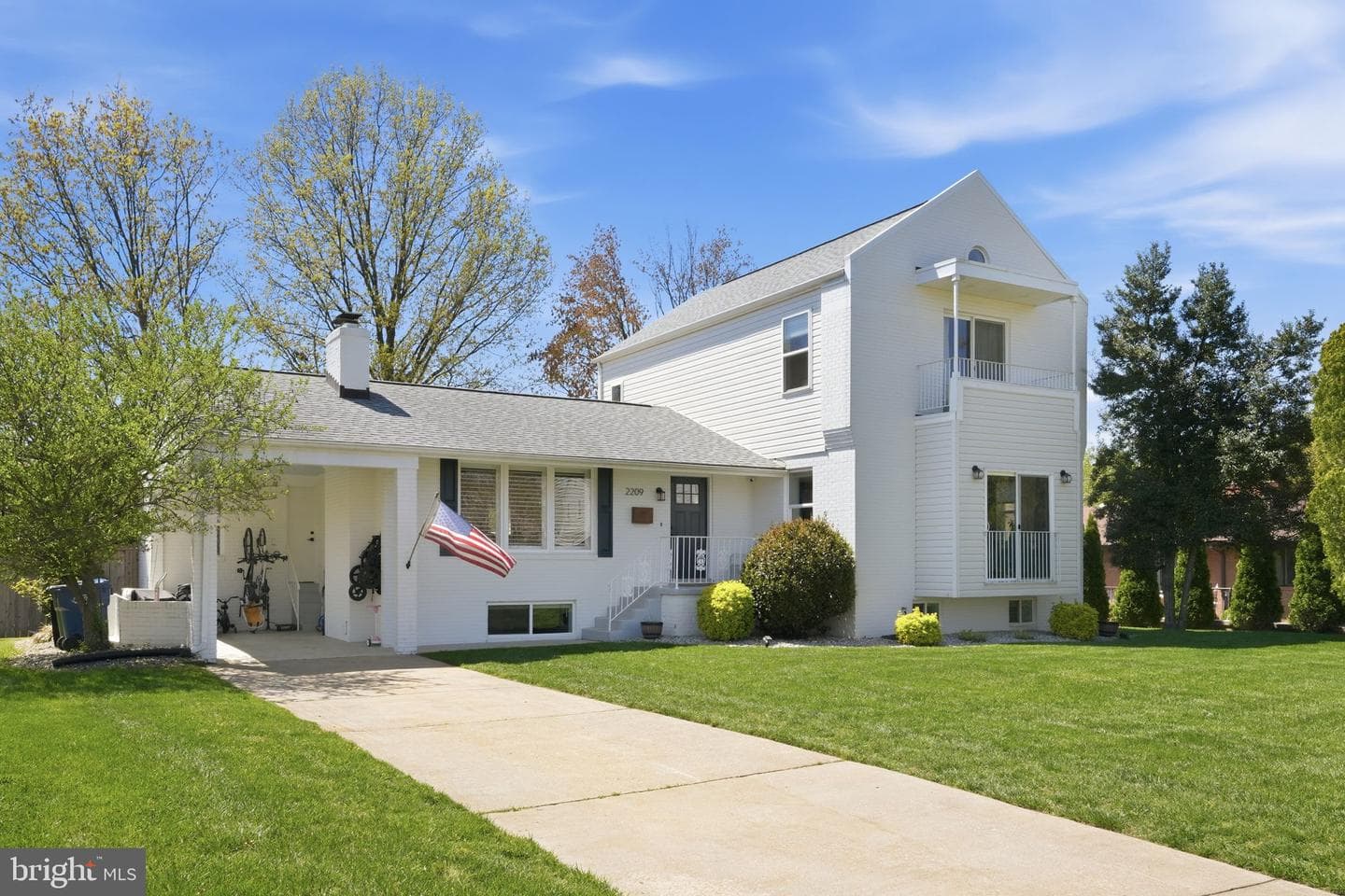 2209 Rollins Drive photo 2