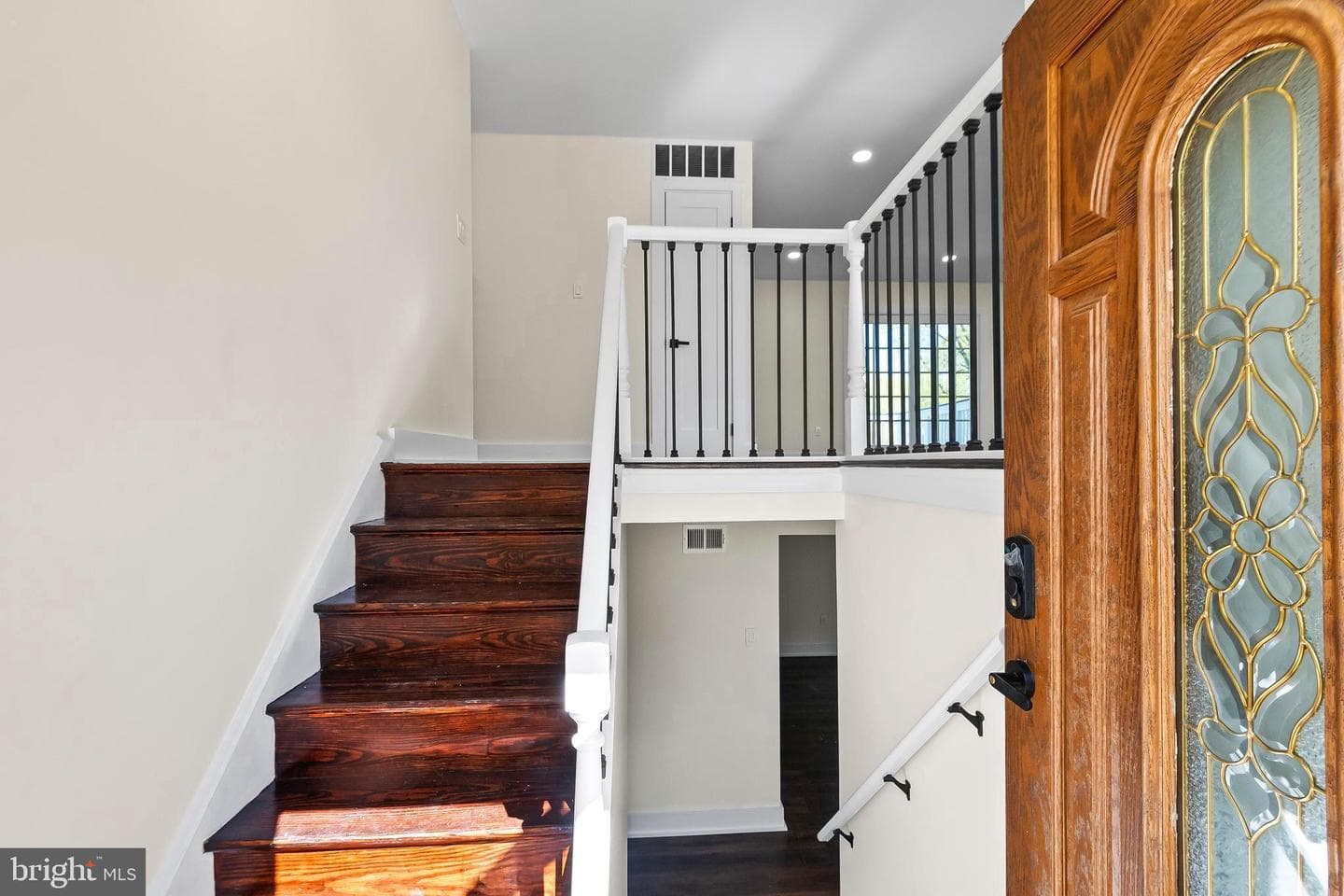 6019 Marilyn Drive photo 3