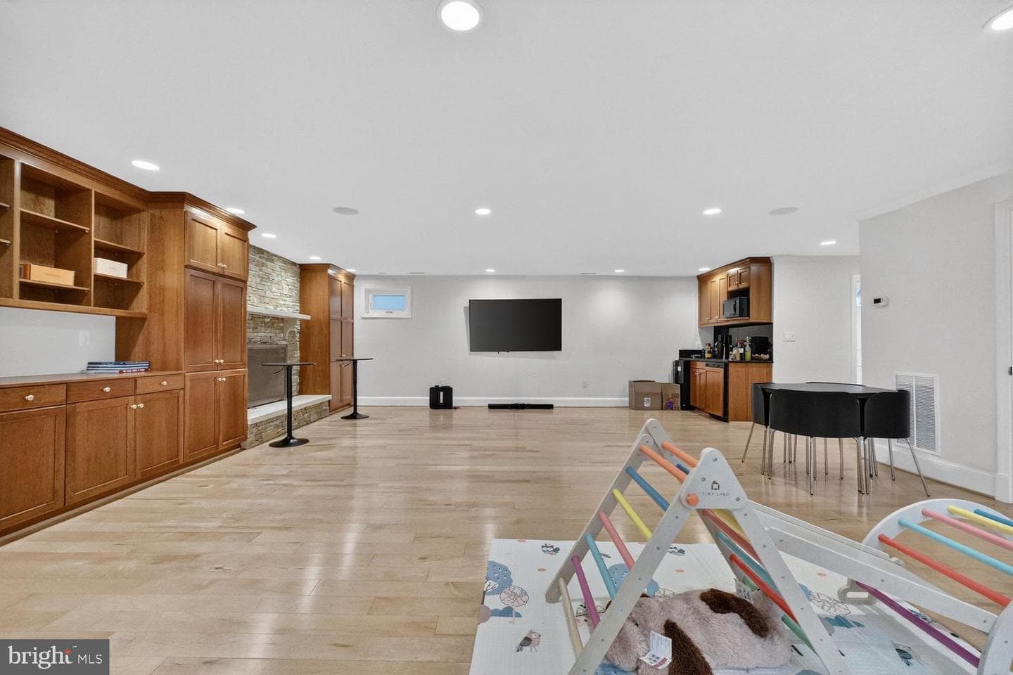 1205 Suffield Drive photo 42