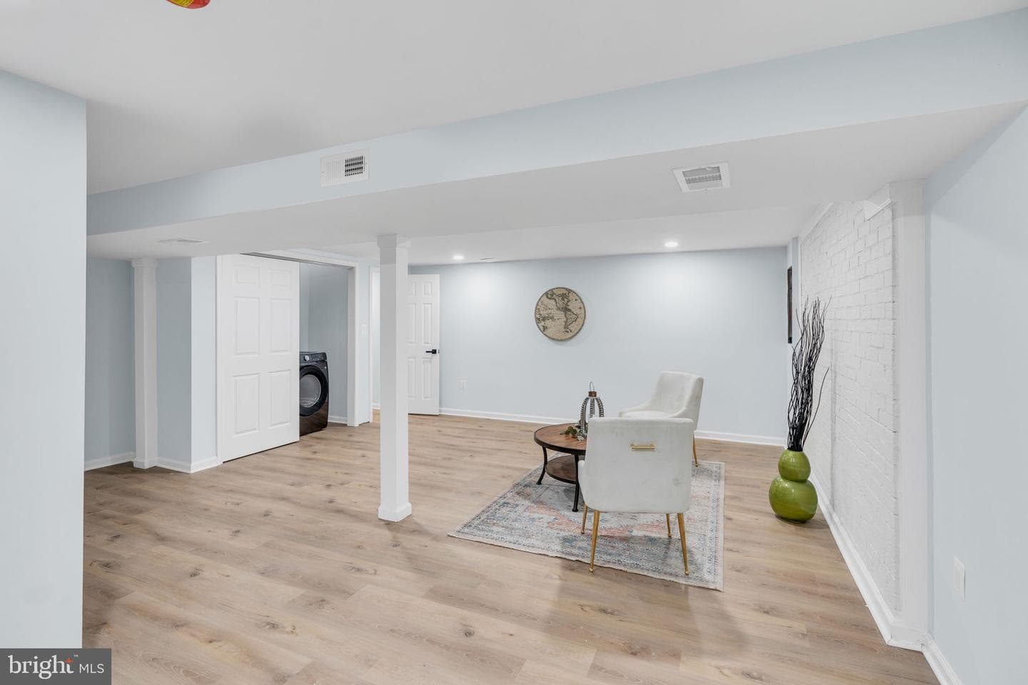 8441 Thames Street photo 23