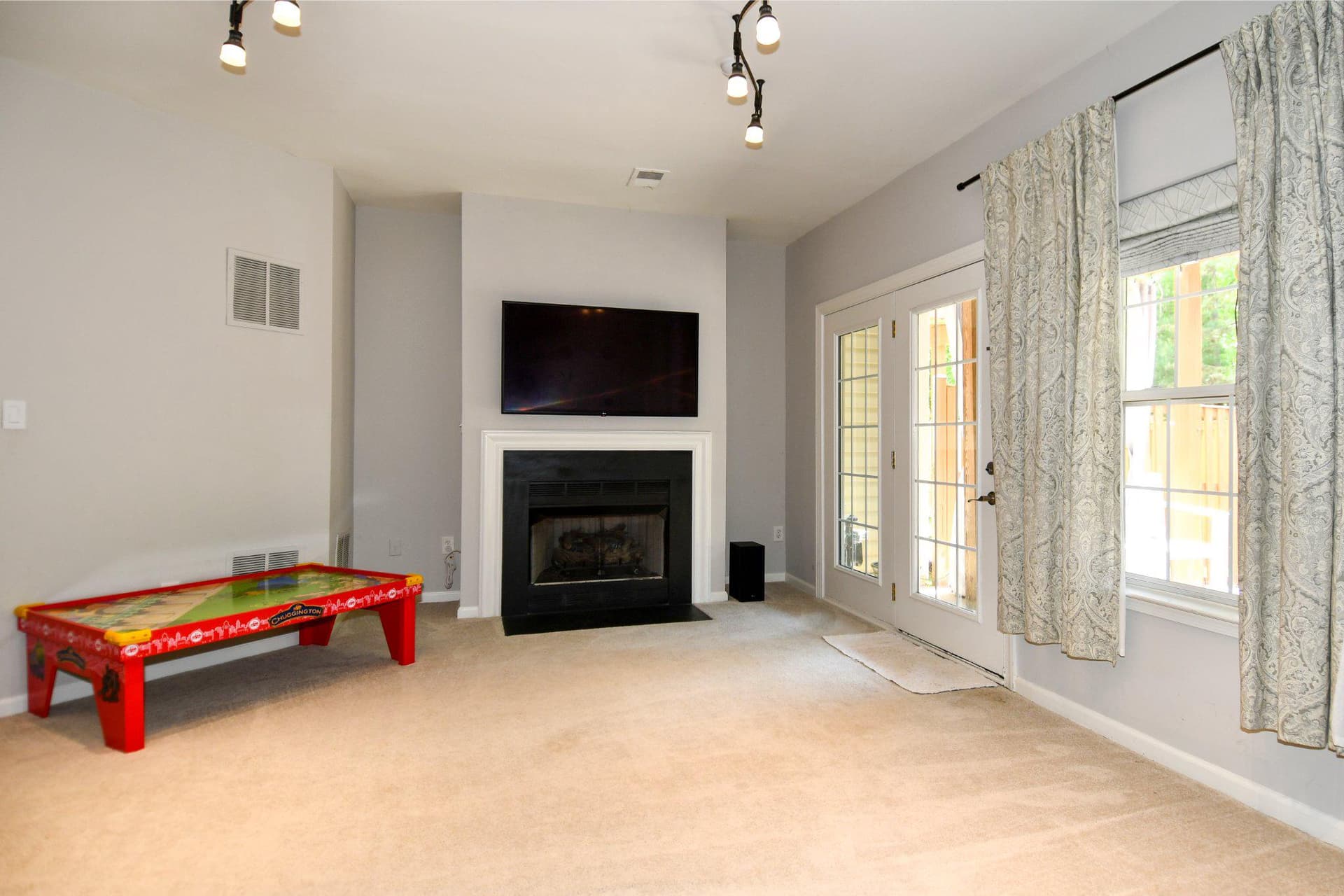 6614 Charles Green Square photo 32