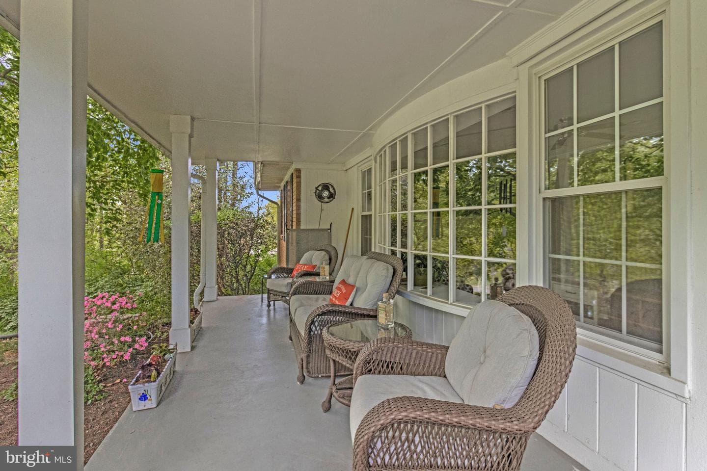 5655 Glenwood Drive photo 4