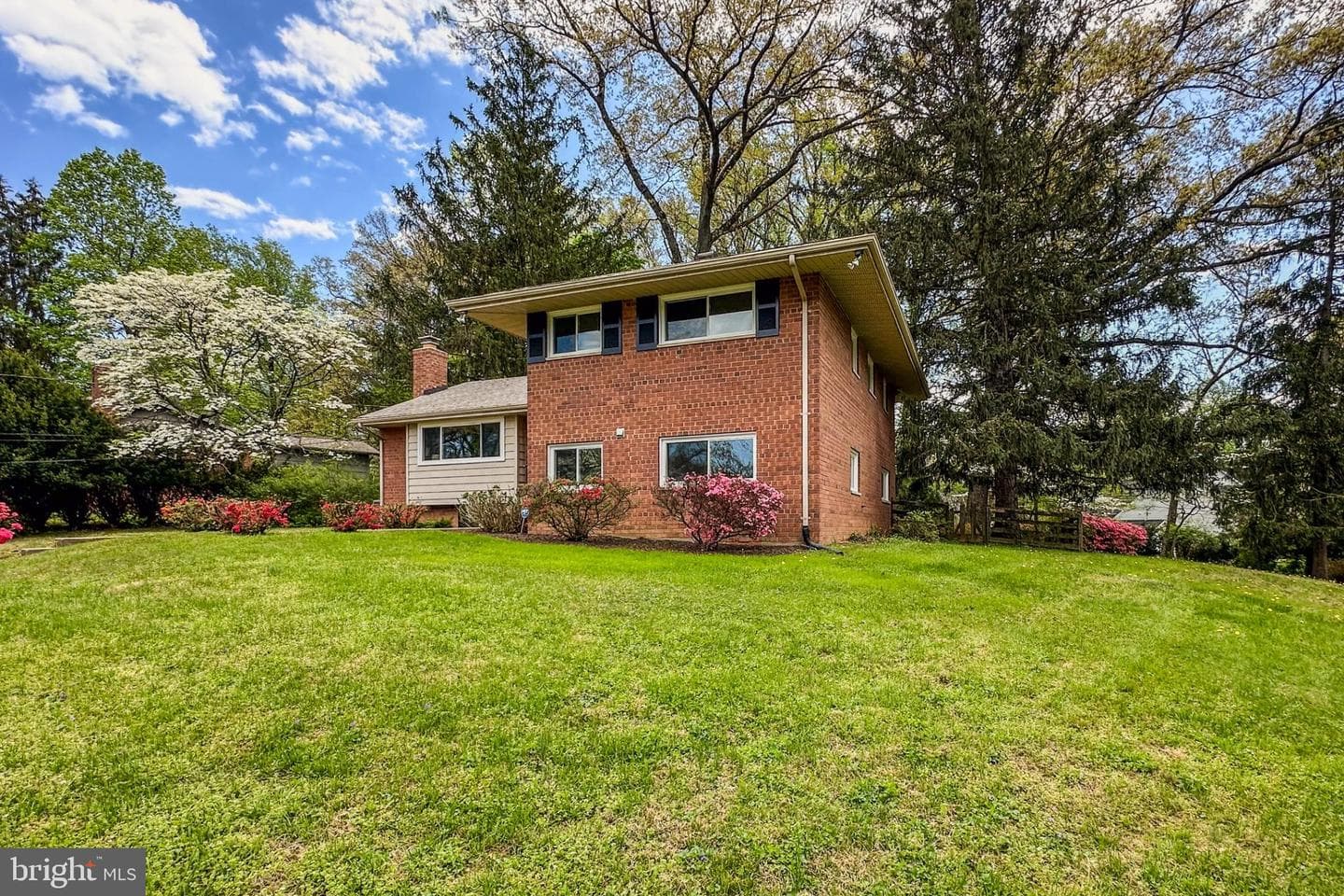 6451 Queen Anne Terrace photo 2