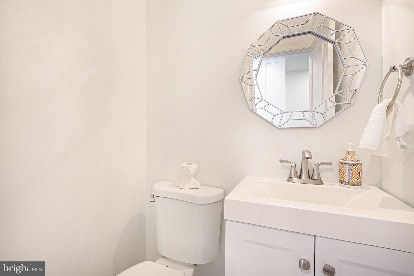 6308 Paddington Lane photo 9