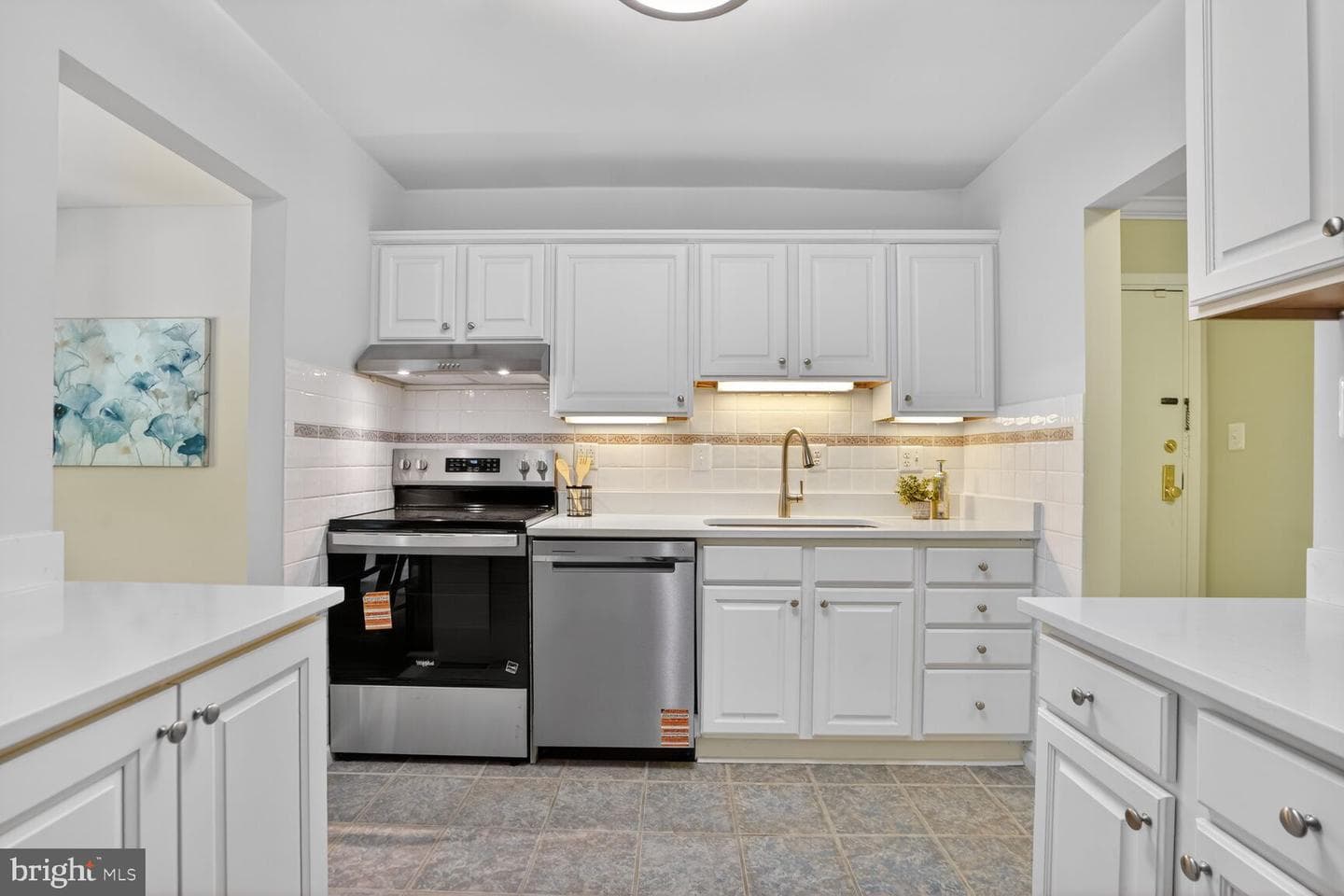 9708 Kingsbridge Drive #304 photo 3
