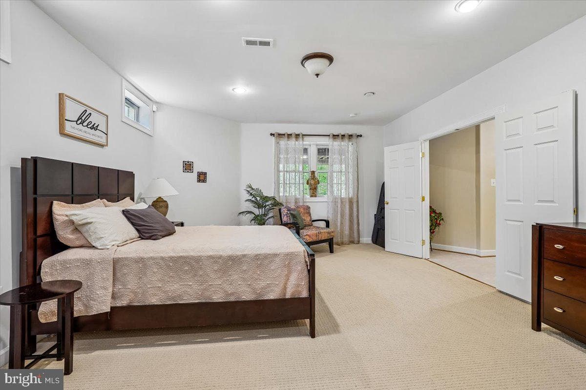 8220 Roseland Drive photo 67