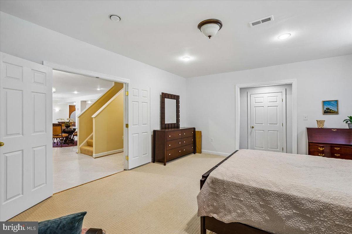 8220 Roseland Drive photo 68