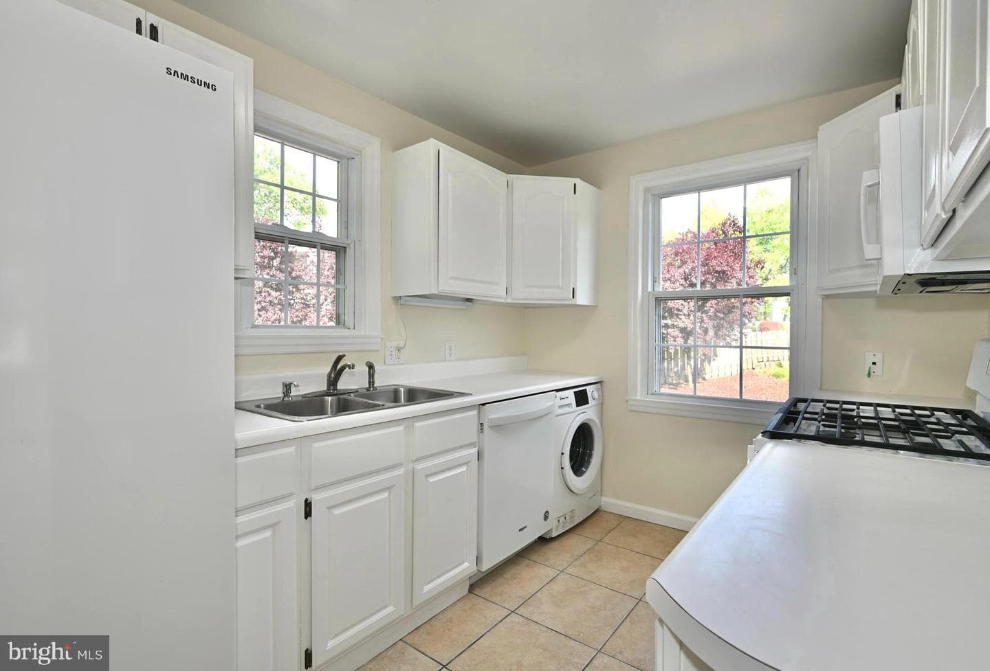 6936 Regent Ln photo 10
