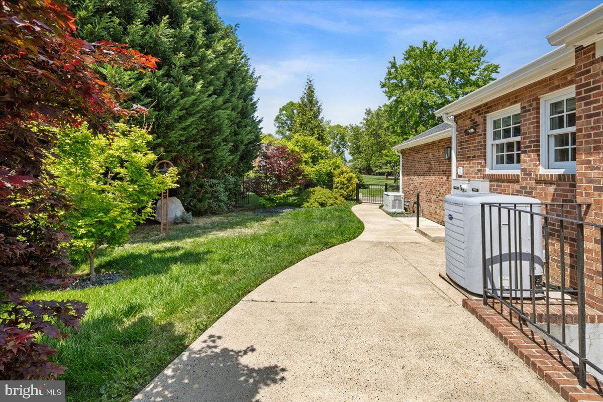9352 Mount Vernon Circle photo 57