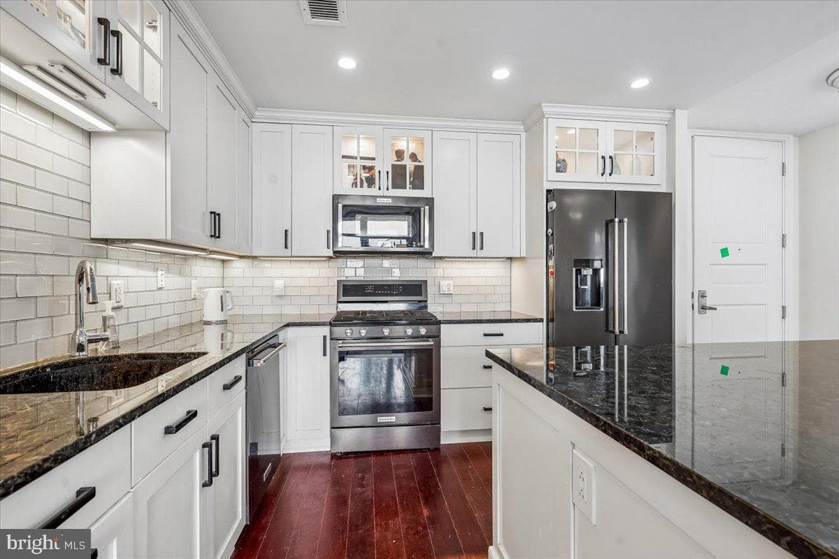 8220 Crestwood Heights Drive #1603 photo 3