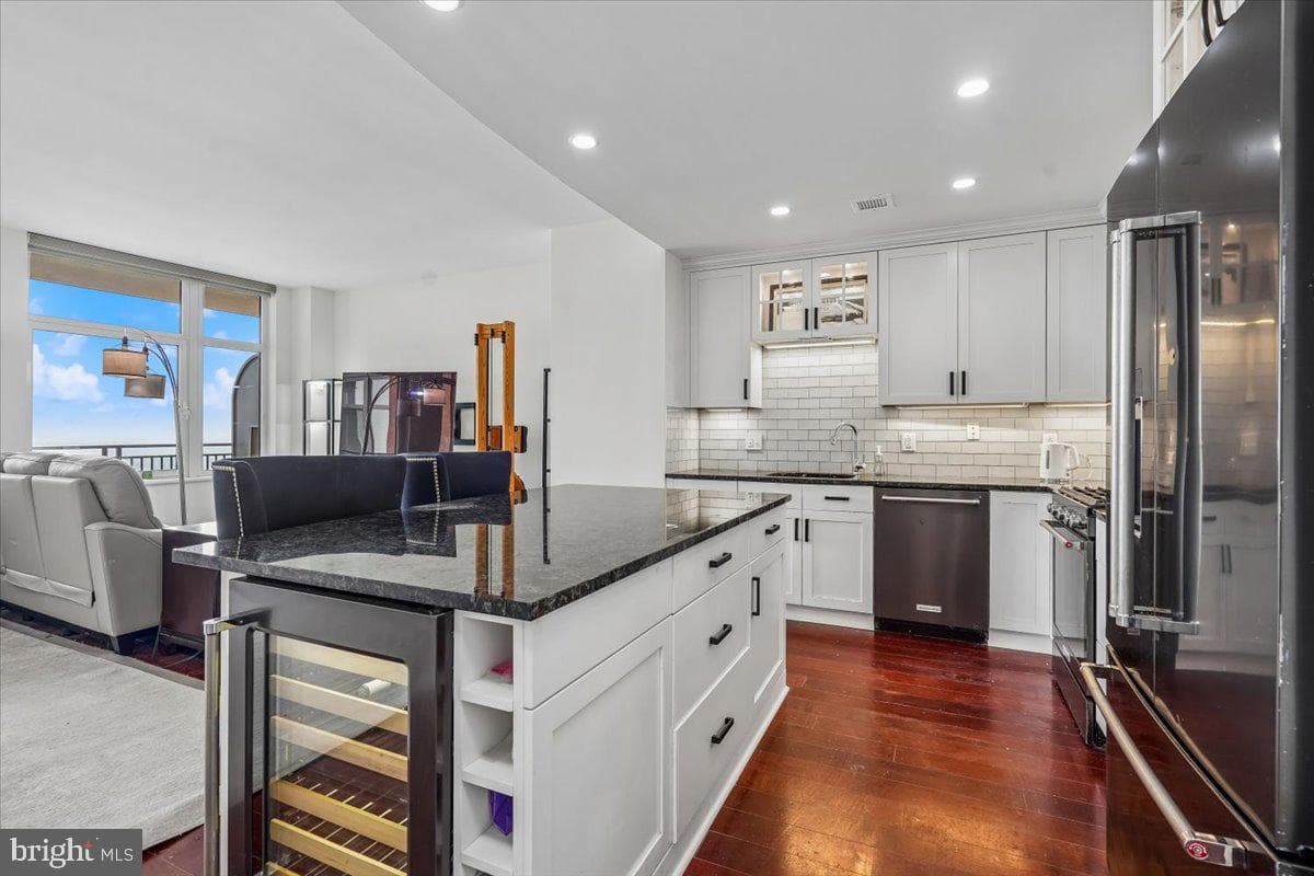 8220 Crestwood Heights Drive #1603 photo 6