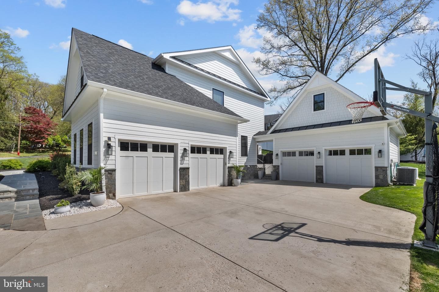 1118 Westbriar Court NE photo 4