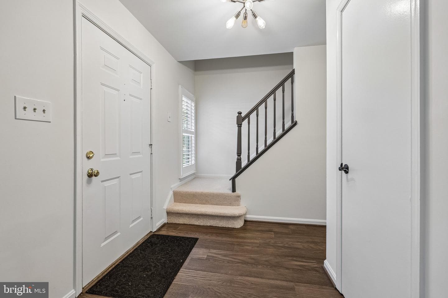 10209 Roberts Common Lane photo 3