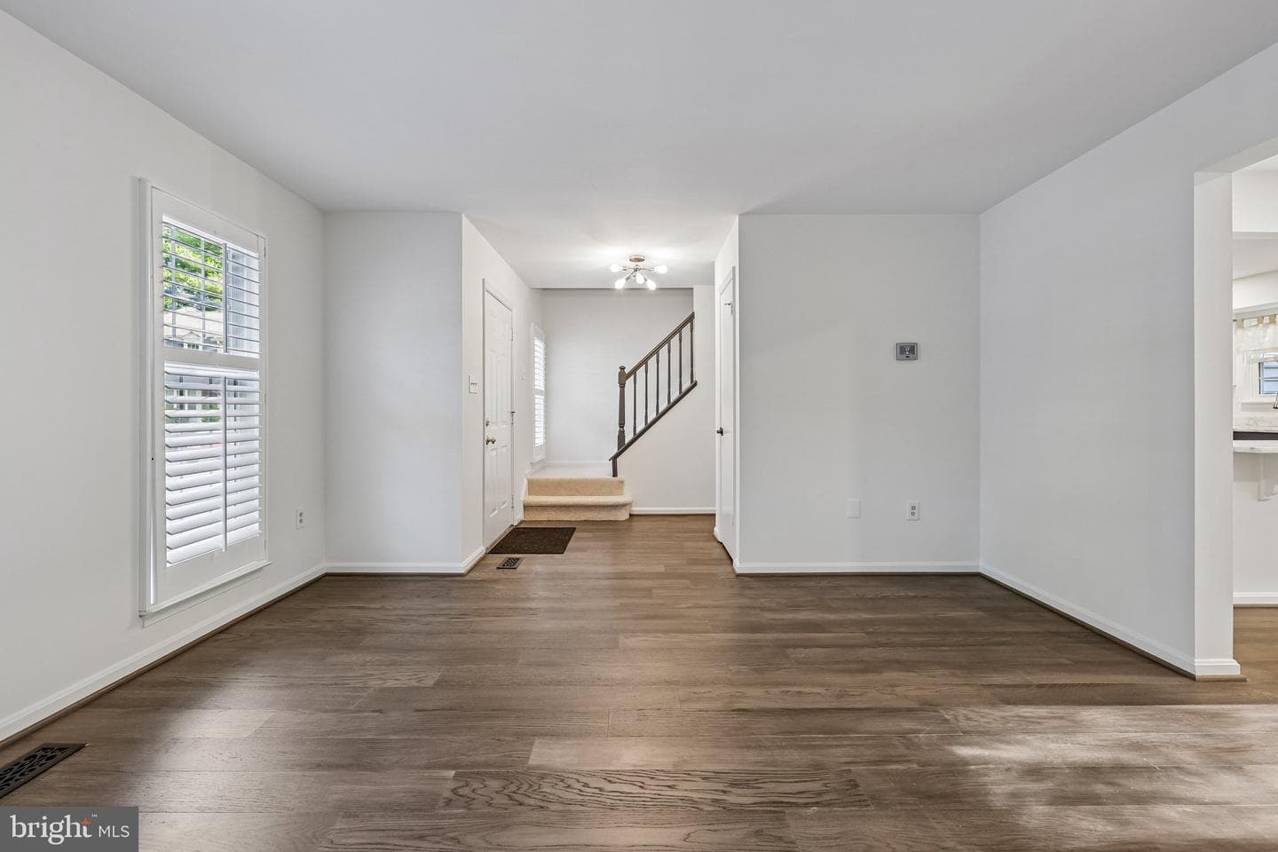 10209 Roberts Common Lane photo 4